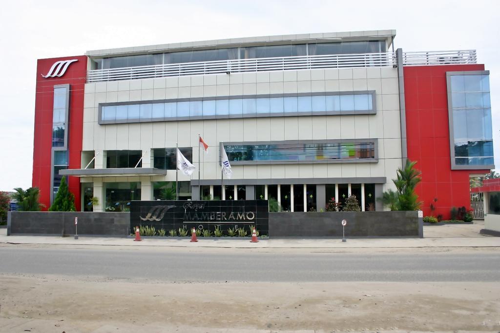 Royal Mamberamo Hotel Sorong Luaran gambar
