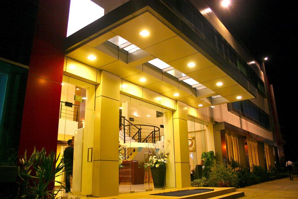 Royal Mamberamo Hotel Sorong Luaran gambar