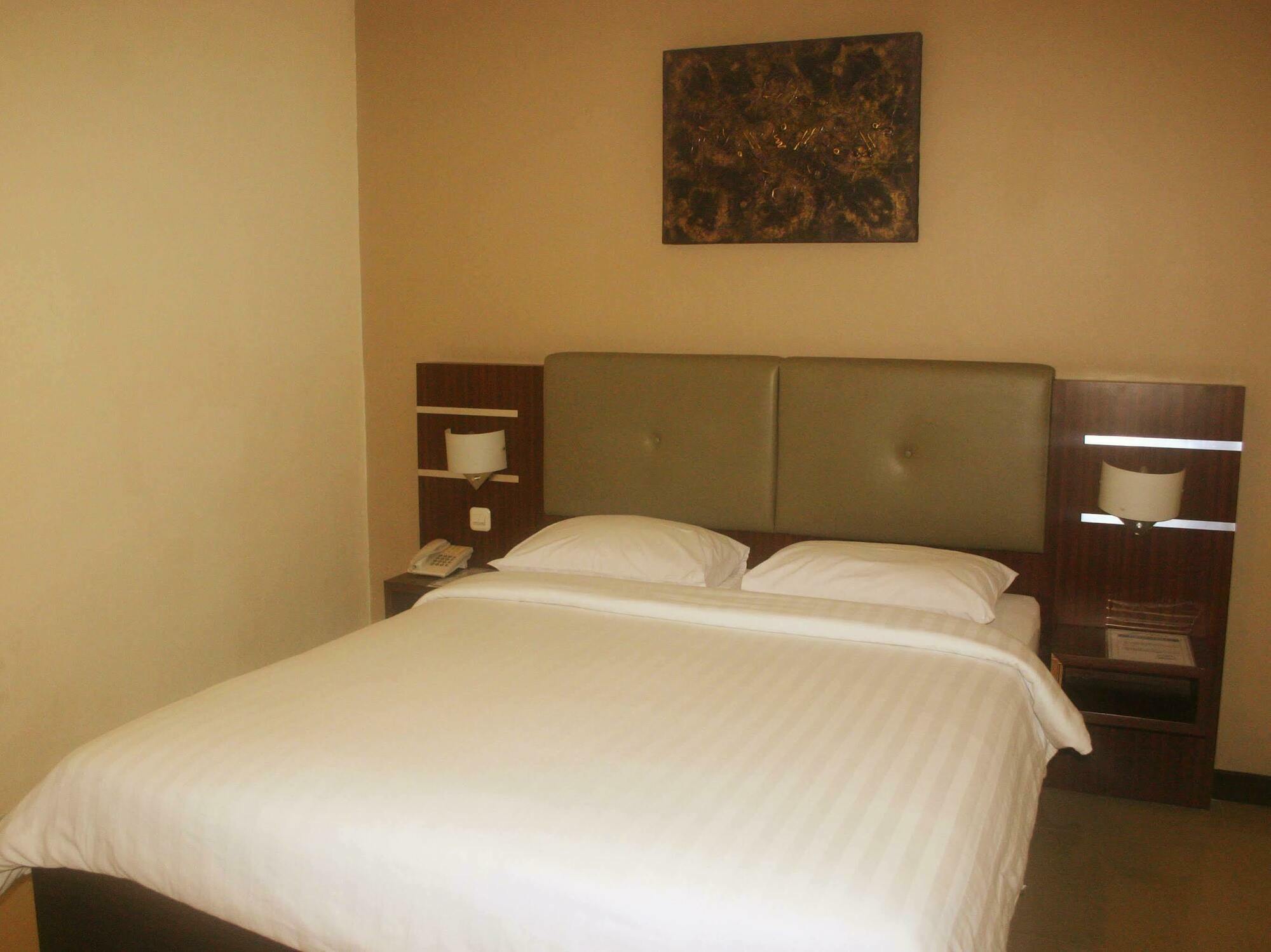 Royal Mamberamo Hotel Sorong Luaran gambar