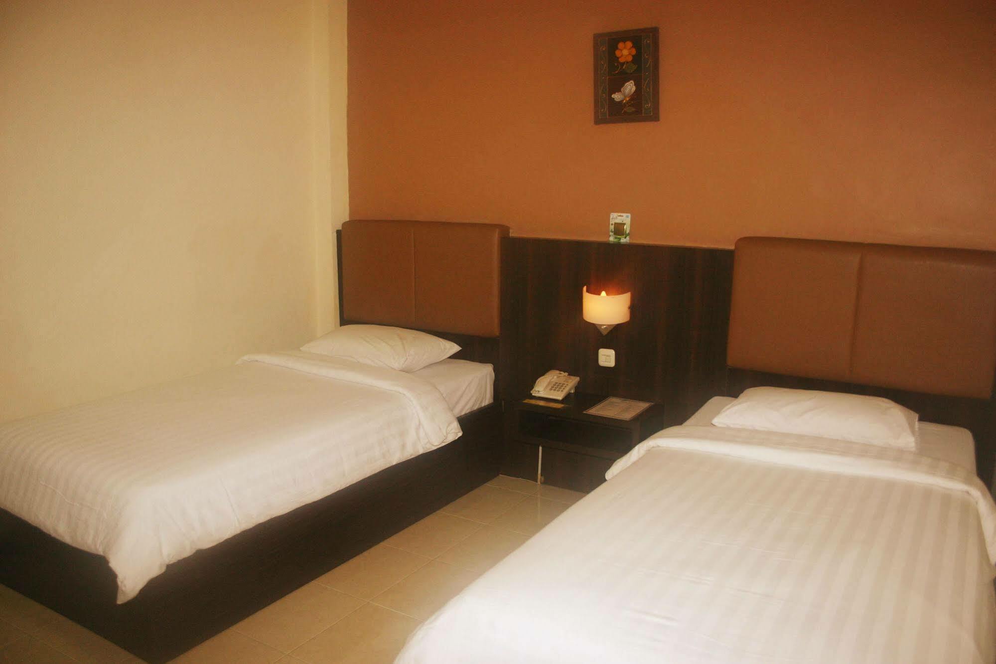 Royal Mamberamo Hotel Sorong Luaran gambar