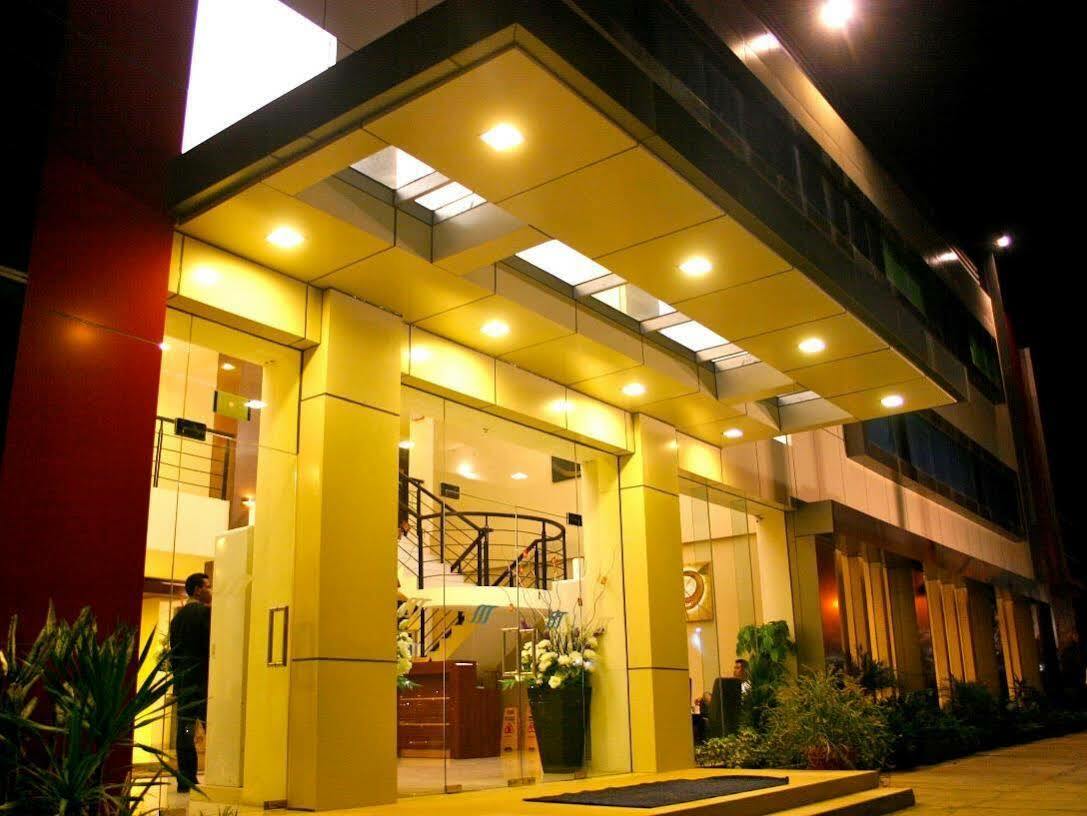 Royal Mamberamo Hotel Sorong Luaran gambar